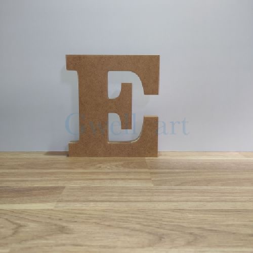 Letra de madera E
