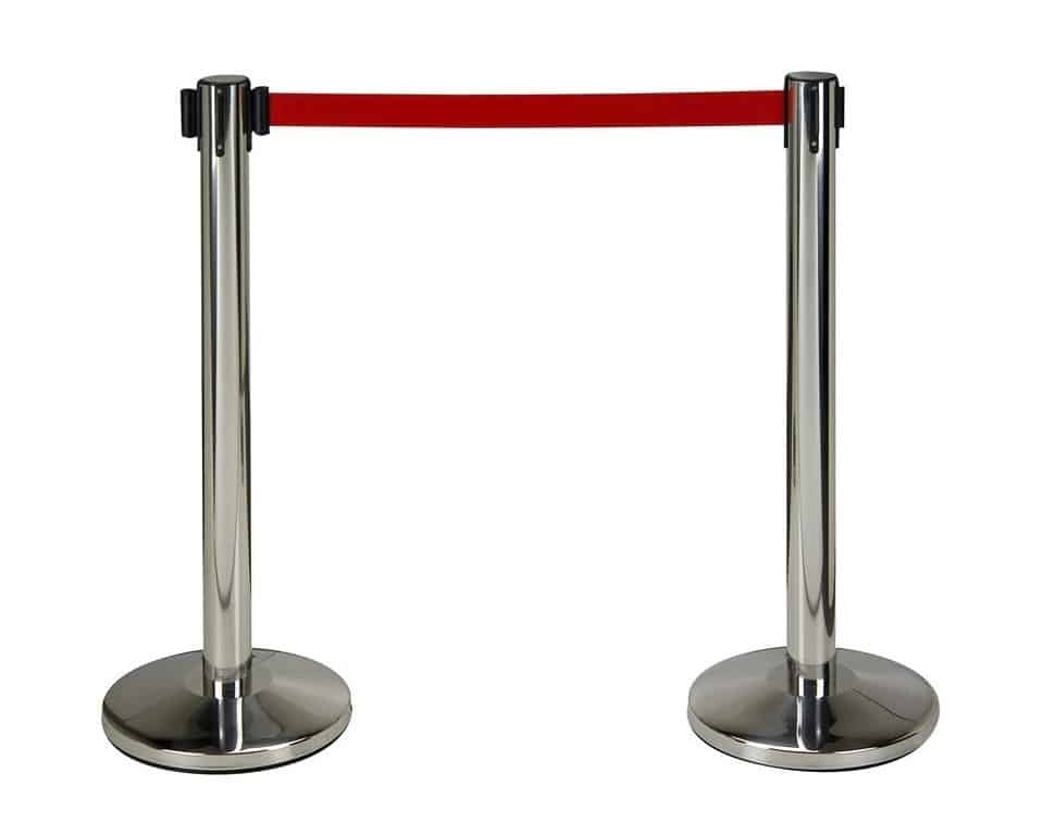Dos postes separadores en acero inoxidable con cinta roja de 2